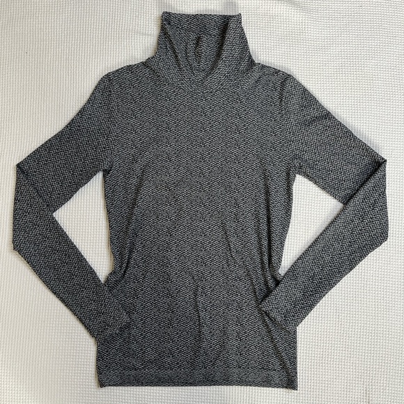 Athleta Medium Flurry Peak Grey Nylon Turtleneck - Picture 2 of 4